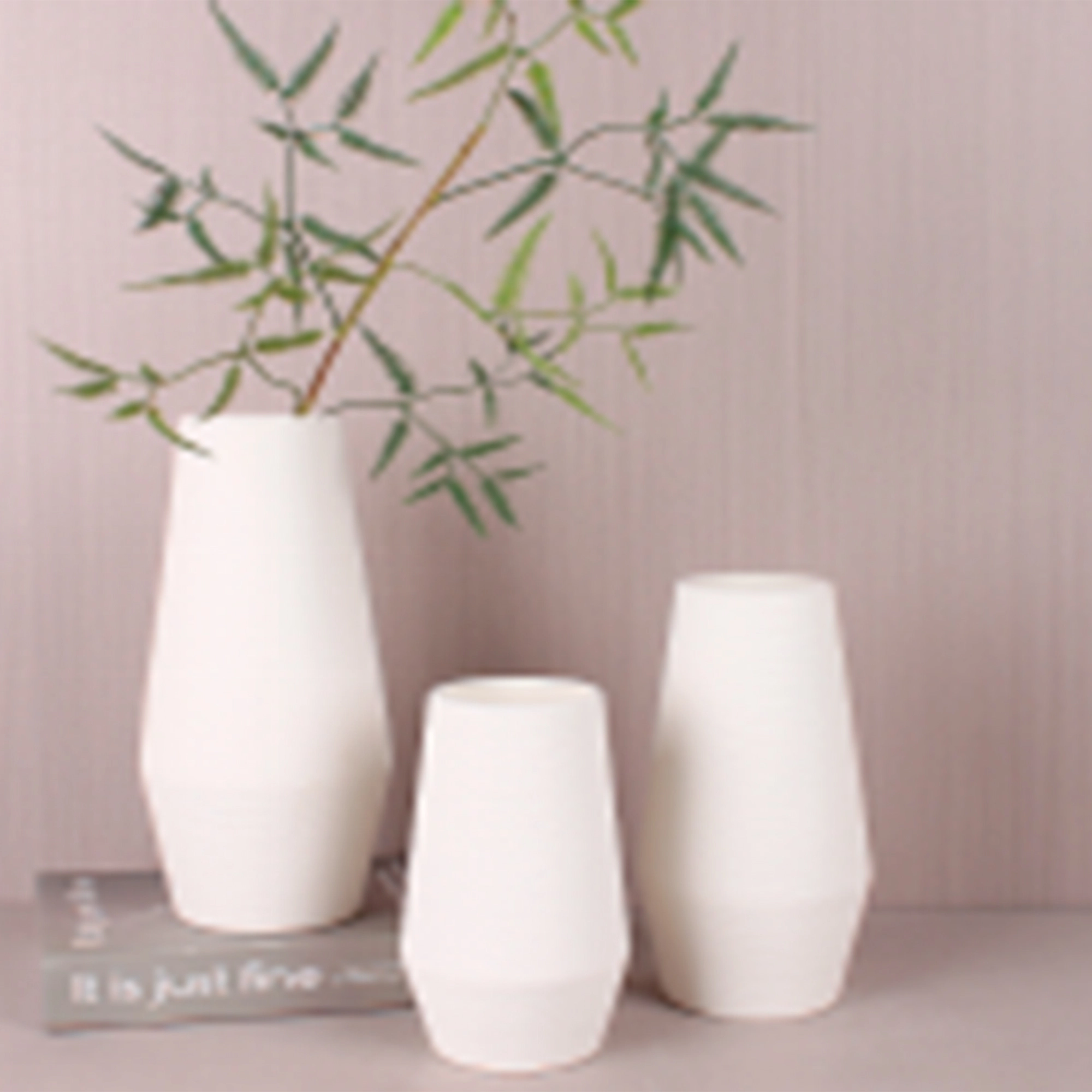 Ваза "Velvet" (керамика), D11,5xH24 см Белый