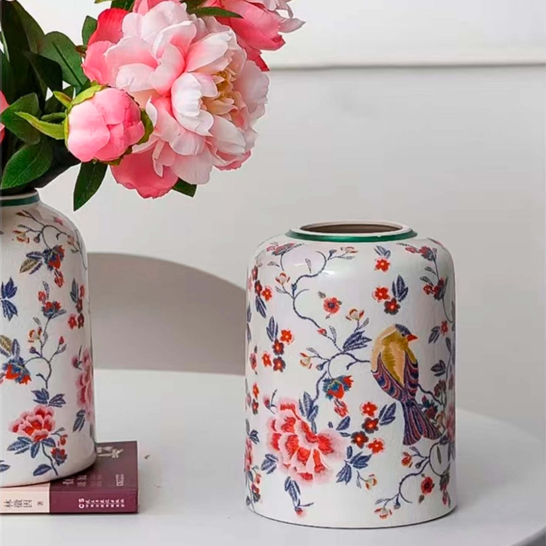 Ваза "Flower Red" (керамика), D14xH21 см Белый-красный